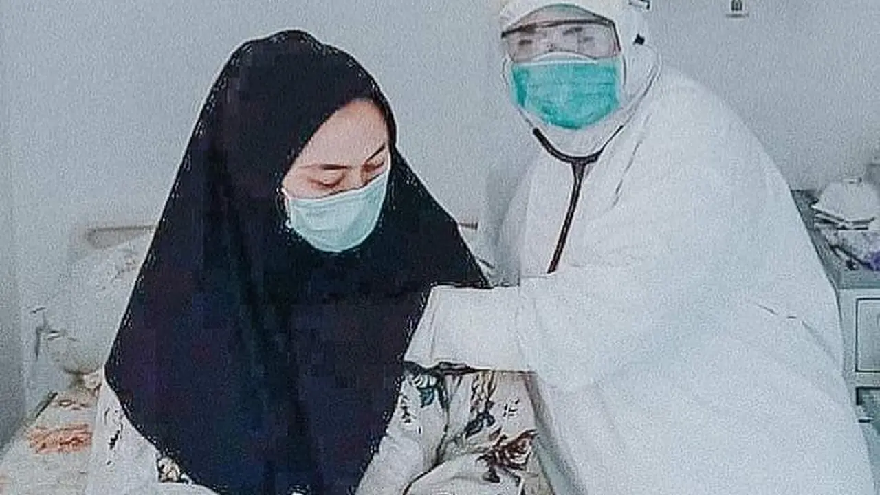 Bupati Karawang Cellica Nurrachadiana dinyatakan sembuh dari Covid-19