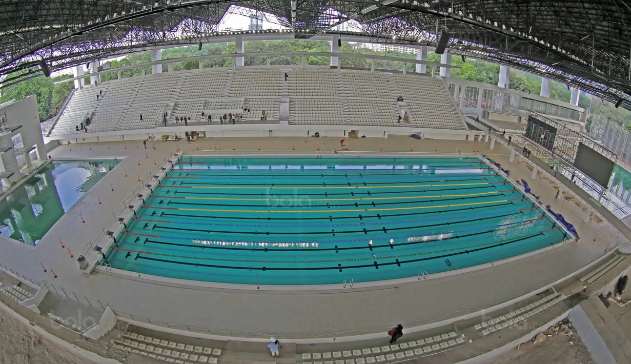 Venue Aquatic Center terlihat megah dan hampir rampung pengerjaannya di Kawasan Senayan Sport Center, Jakarta (04/10/2017). Renovasi tersebut untuk menyambut Asian Games 2018. (Bola.com/Nicklas Hanoatubun)