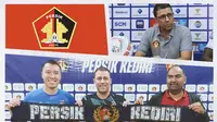 Kolase - Pelatih Persik Kediri Marcelo Rospide (Bola.com/Adreanus Titus)