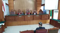 Ahmad Dhani menjalani sidang kasus ujaran kebencian di Pengadilan Negeri Jakarta Selatan. (Liputan6.com/Ady Anugrahadi)