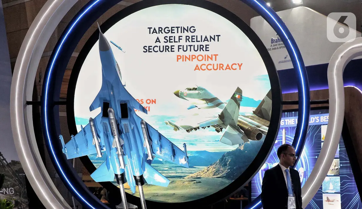 Pameran industri pertahanan berskala internasional ini mengusung tema “Defence Partnerships for Global Peace & Stability”. (Liputan6.com/Angga Yuniar)