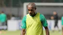 Boaz Solossa tengah melakukan sesi latihan sebelum melawan Vietnam pada laga semi-final AFFcup 2016 di Stadion Pakansari, Bogor, (02/12/2016).  (Bola.com/Nicklas Hanoatubun)