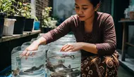 7 Cara Membersihkan Galon Bekas Sebelum Dipakai Sebagai Kolam Mini yang Higienis dan Tahan Lama