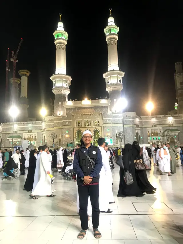 Umrah backpacker. (Foto: Liputan6.com/Dok. pribadi/Alief Enstein)