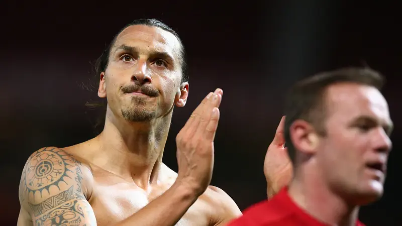 Zlatan Ibrahimovic dan Wayne Rooney (AP Photo/Dave Thompson)