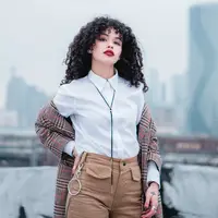 ilustrasi perempuan serius/Photo by David Suarez on Unsplash