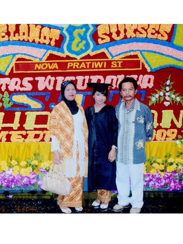 5 Potret Masa Muda Ayah Rizky Billar, Penampilannya Bikin Pangling