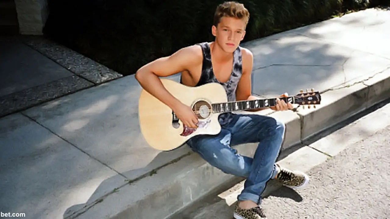cody-simpson-130719b.jpg
