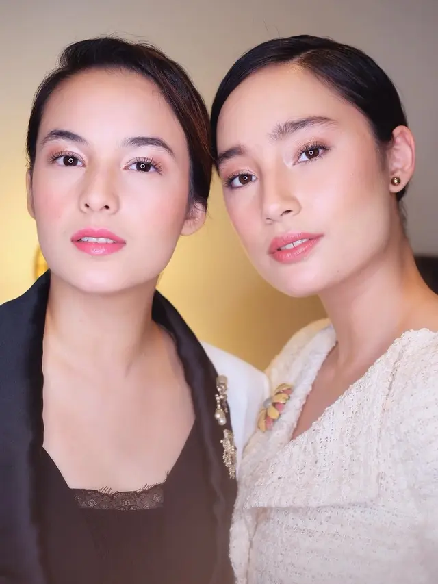 [Bintang] Chelsea Islan dan Tatjana Saphira