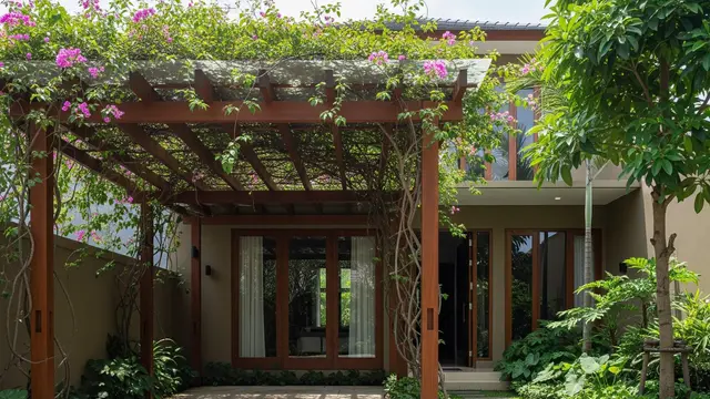 Carport Kayu Alami yang Menyatu dengan Taman Rumah