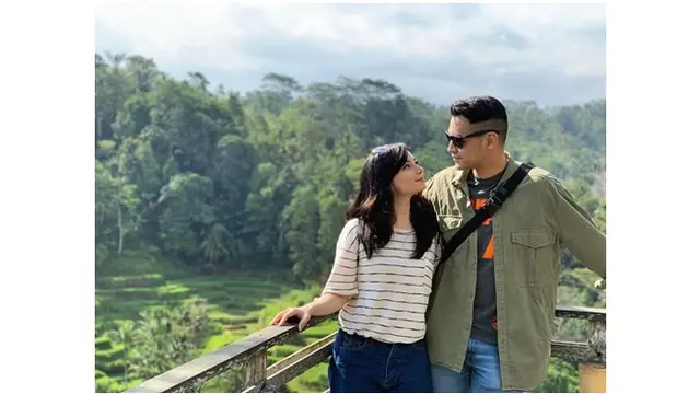 Usia pernikah Asmirandah dan Jonas Rivanno sudah menginjak tahun keenam.