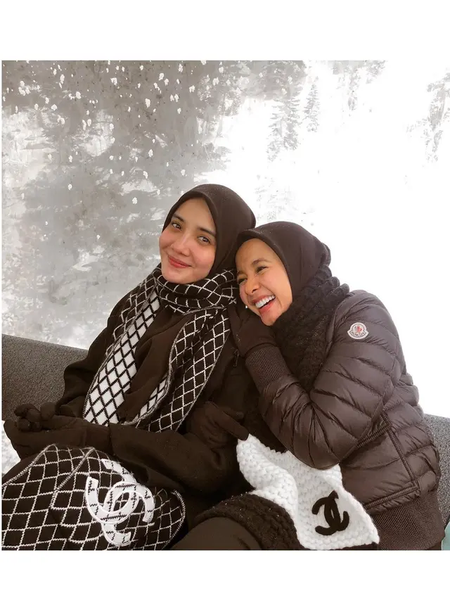 6 Potret Persahabatan Laudya Cynthia Bella dan Zaskia Sungkar, Bak Saudara Kandung