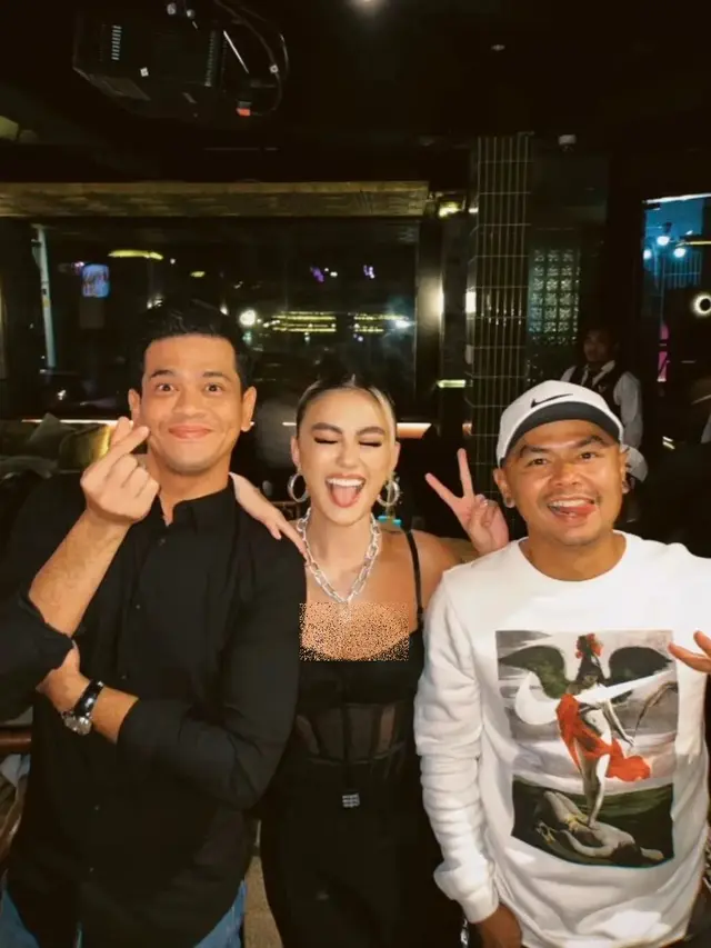 Klarifikasi Kabar Meninggal, Ini 6 Potret Agnez Mo yang Sedang Pulang ke Indonesia