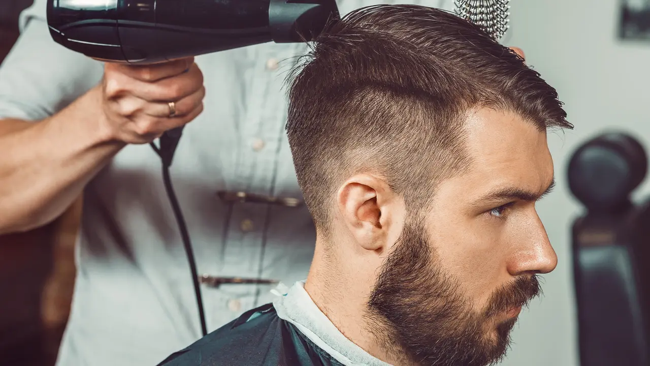 10 Model Rambut Pria Keren yang Jadi Tren di Tahun 2025, Bikin Aura Makin Bertambah