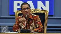 Ketua DPP PAN Yandri Susanto memberikan keterangan kepada awak media di ruangan Fraksi PAN, Senayan, Jakarta, Rabu (24/2). (Liputan6.com/Johan Tallo)