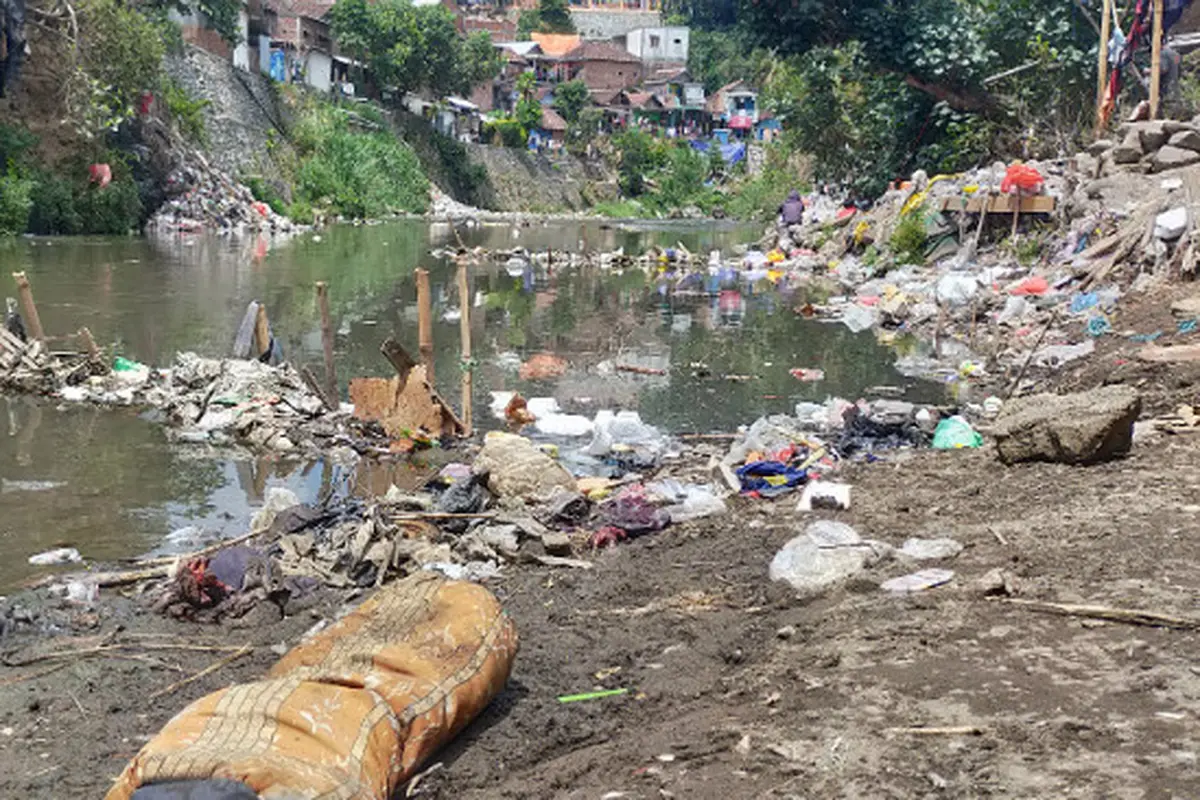 Saatnya Menyelamatkan Sungai Brantas Dari Racun Mikroplastik