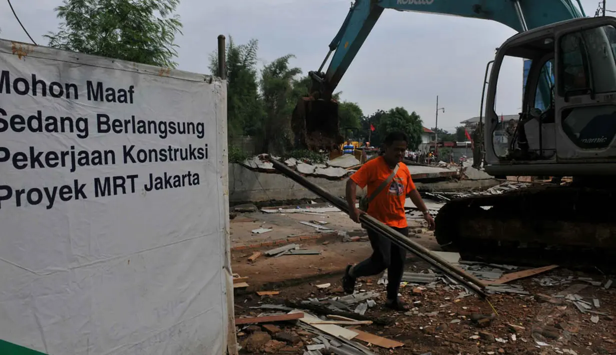 Para pedagang hanya bisa pasrah dan tidak melakukan perlawanan (Liputan6.com/Johan Tallo)