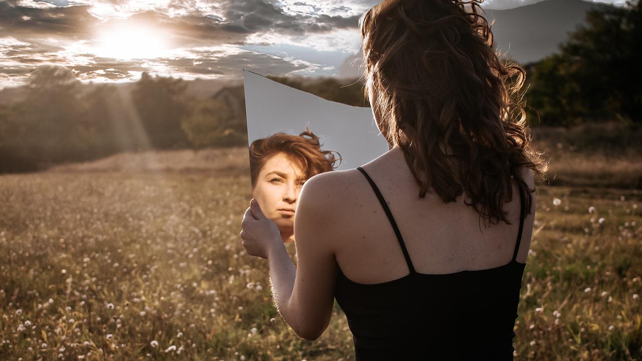 Mimpi Mendapat Cermin