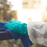 Ikatan Dokter Anak Indonesia (IDAI) memberikan panduan khusus untuk anak yang terpapar virus Covid-19 dan melakukan isolasi mandiri di rumah. (FOTO: Unsplash.com/Nino maghradze).