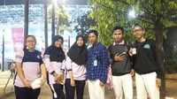 Para siswa-siswi SMK Negeri 59 Jakarta saat menyaksikan Asian Para Games 2018 di Senayan, Jakarta, Kamis (11/10/2018). (Bola.com/Okky Herman Dilaga)