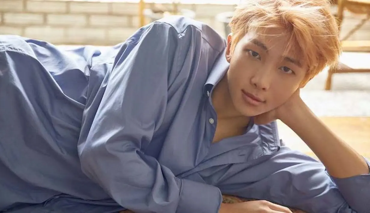 Sudah tak perlu diragukan lagi bakat dari RM BTS. Tak hanya itu, hidungnya yang mungil membuat wajahnya terlihat manis. (Foto: soompi.com)