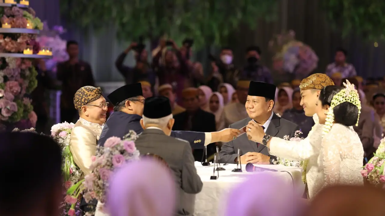 Wapres Ma'ruf Amin dan Menhan Prabowo Subianto menjadi saksi pernikahan putri dari Ketua MPR RI Bambang Soesatyo, Minggu (2/7/2023).