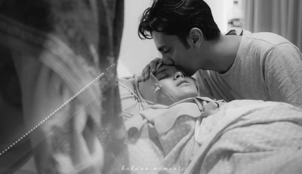 Anak pertama Vebby Palwinta dan Razi Bawazier telah lahir pada Rabu (6/1/2021) pukul 02.26 WIB. (Instagram/vebbypalwinta)