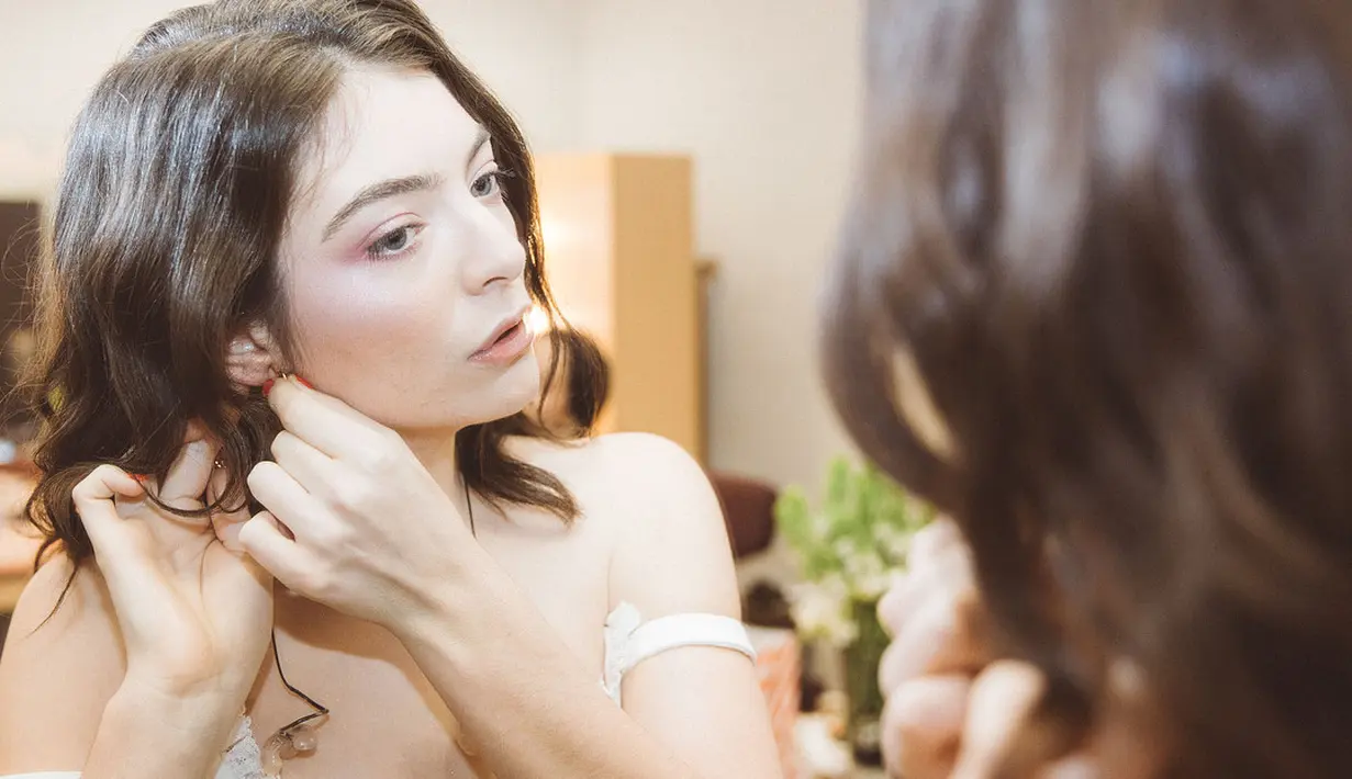 Lorde berpikir bahwa memotret orang di publik adalah pelanggaran privasi. (instagram/lordemusic)