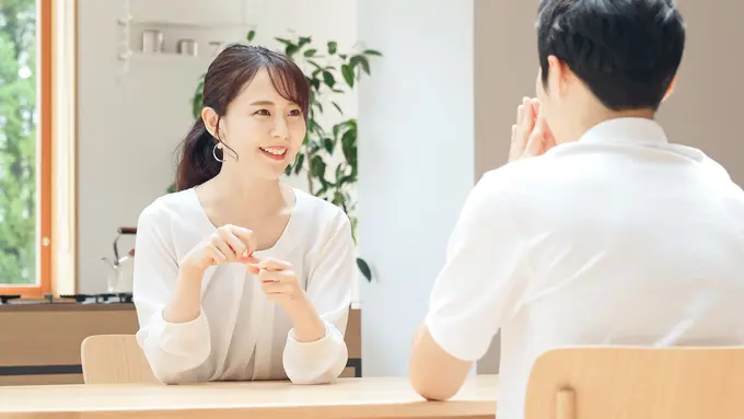 perempuan dan pasangan 9 agustus