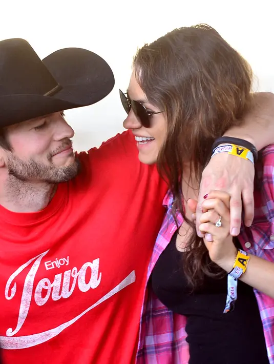 Mila Kunis berpendapat, ia tidak akan mengulangi perbuatanya lagi, namun Mila ingin rujuk kembali dengan Ashton dan tentunya ingin fokus pada kedua buah hatinya. (AFP/Bintang,com)