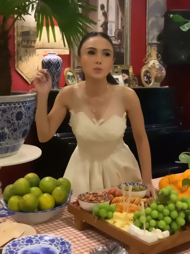 Yuni Shara saat Pesta Ulang Tahun ke-52 Tahun. [@yunishara36]