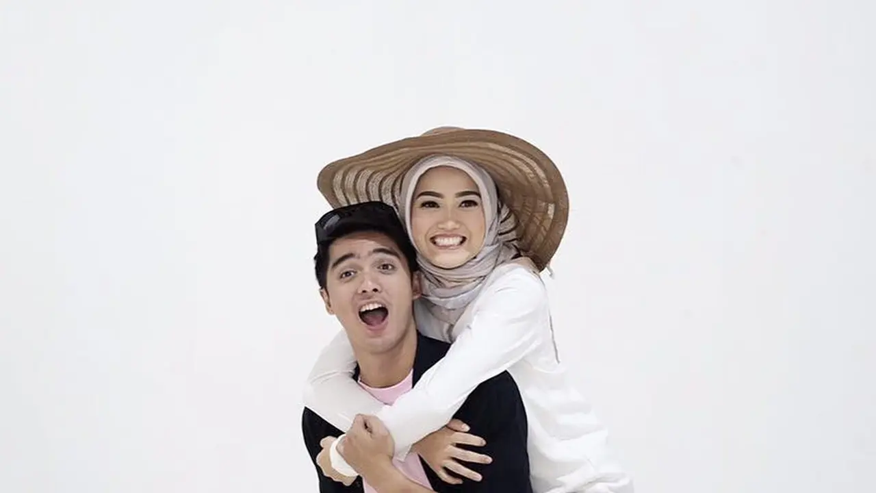 [Bintang] Pacaran Tak Lama, 8 Pasangan Artis Indonesia Ini Memutuskan Menikah