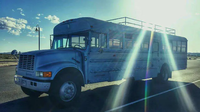 Bus ini dapat mengantarkan anda kemana saja dengan kenyamanan seperti rumah sendiri. 