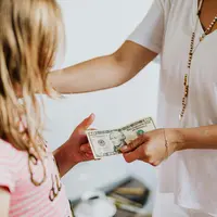 cara mengajarkan anak tentang keuangan./copyright. pexels/