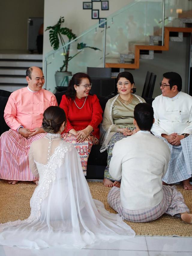 9 Potret Pernikahan Paing Takhon Eks Biksu Myanmar, Menikahi Putri Raja Minyak