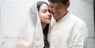 Kita doakan semoga persalinan Estelle Linden nanti lancar ya, Sahabat Fimela.