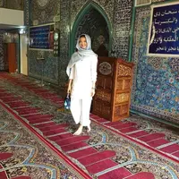 Raline Shah saat berkunjung ke sebuah masjid di Norwegia. (Instagram - @@raline_shah)