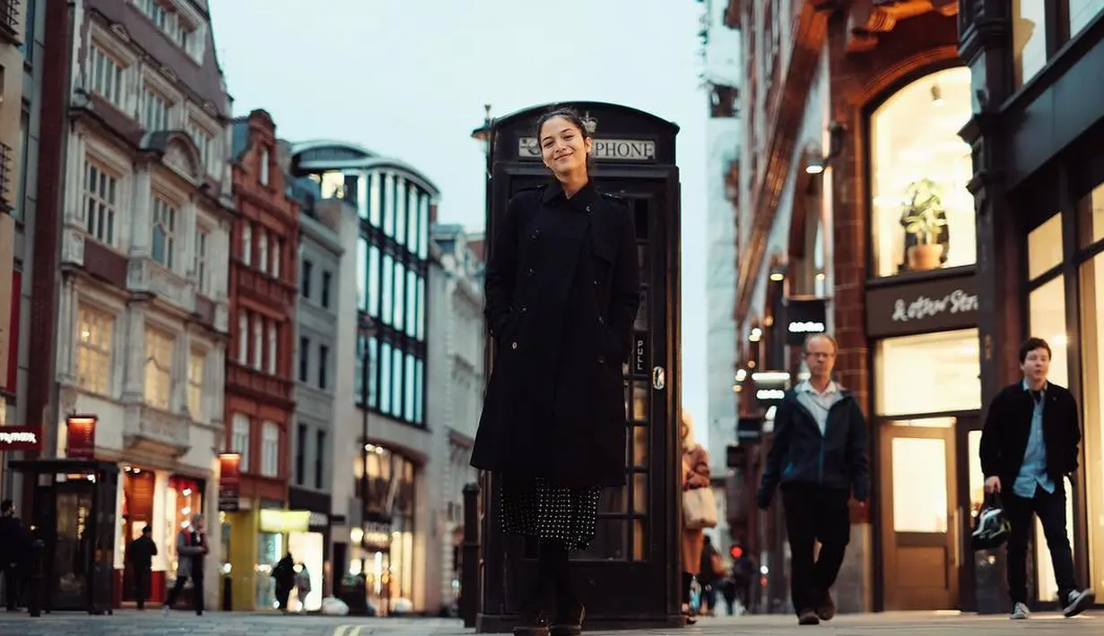 "Sebenernya kalo ngomongin ngidamnya lebih ke saya sendiri. Ngidam aneh-aneh, biasanya gak suka makanan manis jadi penginnya makanan manis. harus ada cake, cemilan," kata Chicco. (Instagram/chicco.jerikho)