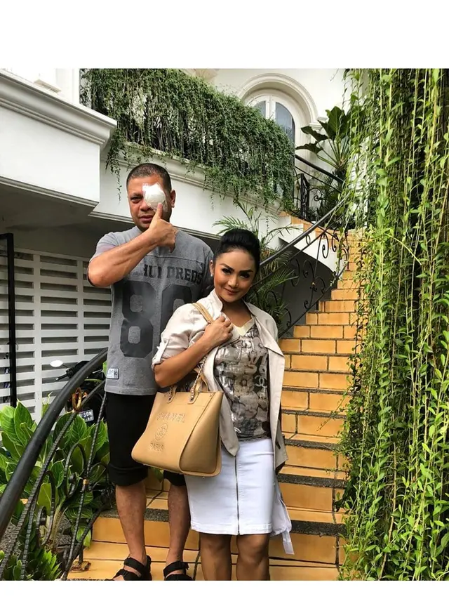 7 Potret Rumah Krisdayanti dan Raul Lemos, Mewah dengan Gaya Klasik