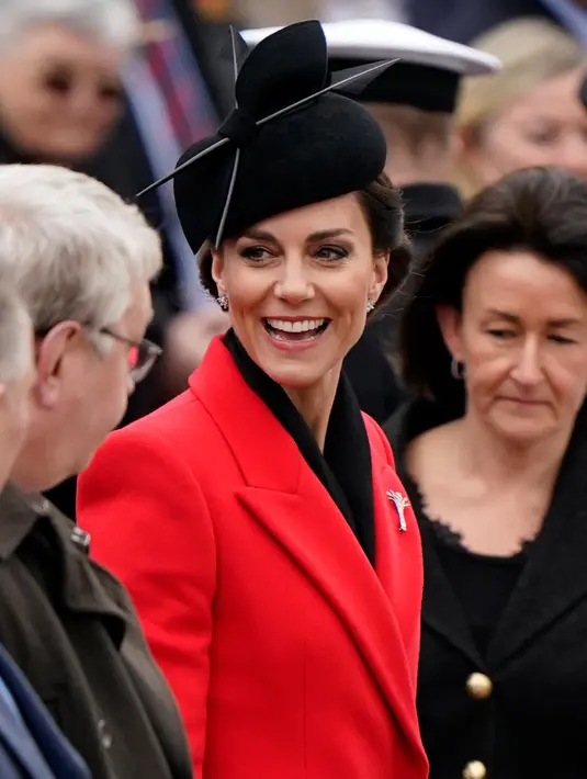 Kate Middleton, Putri Wales dari Inggris mengunjungi Batalion 1 Welsh Guards selama Hari St David, di Combermere Barracks di Windsor, Rabu 1 Maret 2023. (Andrew Matthews/PA via AP)