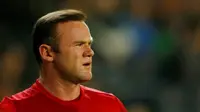 Striker Manchester United Wayne Rooney mencetak satu gol ke gawang Fenerbahce pada laga di Stadion Sukru Saracoglu, Istanbul, Kamis (3/11/2016). Namun, gol tersebut tidak bisa menolong Manchester United yang kalah 1-2. (Reuters/Andrew Boyers)