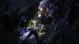 Momen Menegangkan Penyelamatan Korban Gempa Kolombia: 'Bersiul Jika Masih Hidup'
