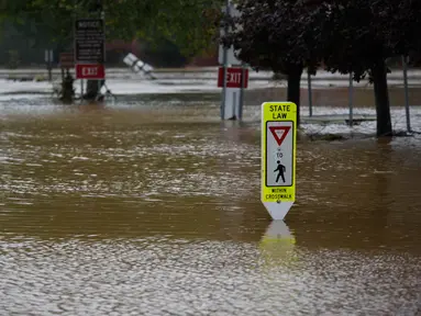 Sebuah taman umum Watauga County tergenang air pada tanggal 27 September 2024 di Boone, Carolina Utara. (Melissa Sue Gerrits/Getty Images North America/Getty Images via AFP)