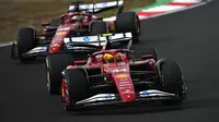 Lewis Hamilton dan Charles Leclerc dari Ferrari didiskualifikasi dari GP China 2025 karena pelanggaran teknis terpisah. (Bola.com/formula1.com)