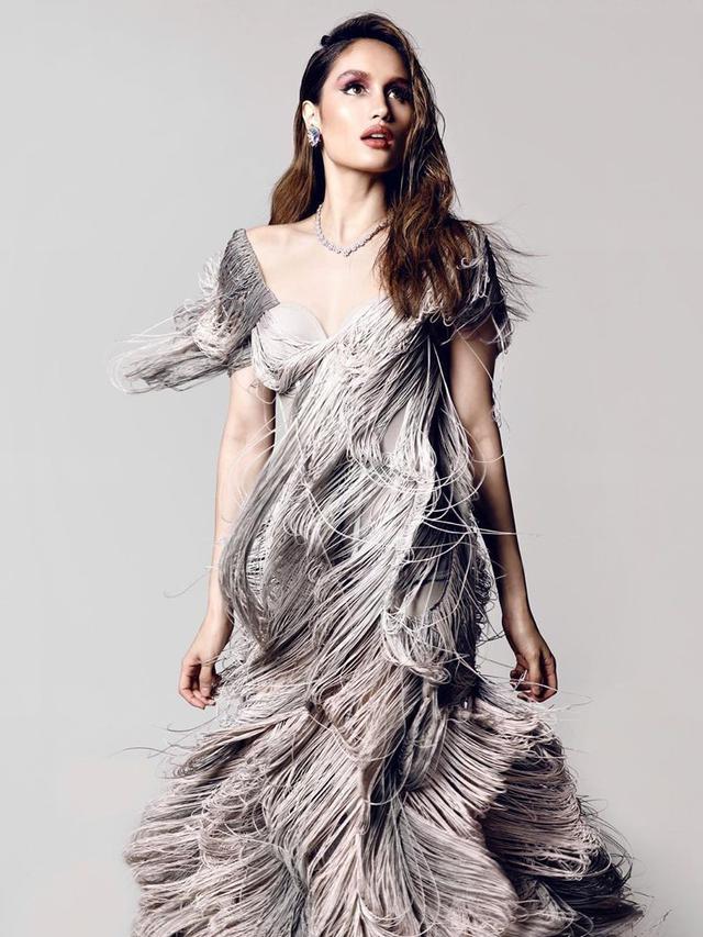 [Fimela] Cinta Laura