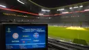 Suasana persiapan jelang laga Liga Champions di Stadion Allianz Arena, Munchen, Senin (4/12/2017). Bayern Munchen akan menghadapi PSG pada laga terakhir grup B. (AFP/Guenter Schiffmann)