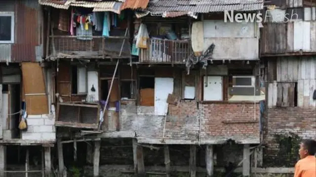  Badan Pusat Statistik (BPS) menyatakan jumlah penduduk miskin di Indonesia mengalami penurunan pada September 2016 dibandingkan Maret 2016. Penurunan jumlah masyarakat miskin pada periode tersebut sebesar 250 ribu orang.