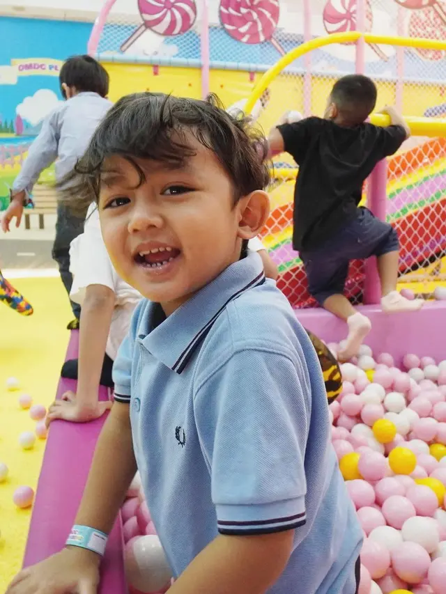 Ririn Dwi Ariyanti rayakan ulang tahun anak ketiga tanpa kehadiran Aldi Bragi