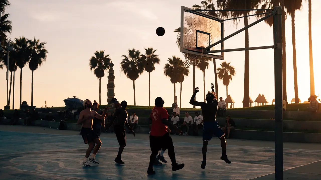 Ilustrasi bermain basket