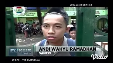 Sebanyak 4000 santri dan santriwati yang ada di Pondok Pesantren Darul Huda Mayak, Ponorogo, Jawa Timur, Minggu siang dipulangkan menggunakan 80 armada bus yang disewa oleh pihak pondok pesantren.